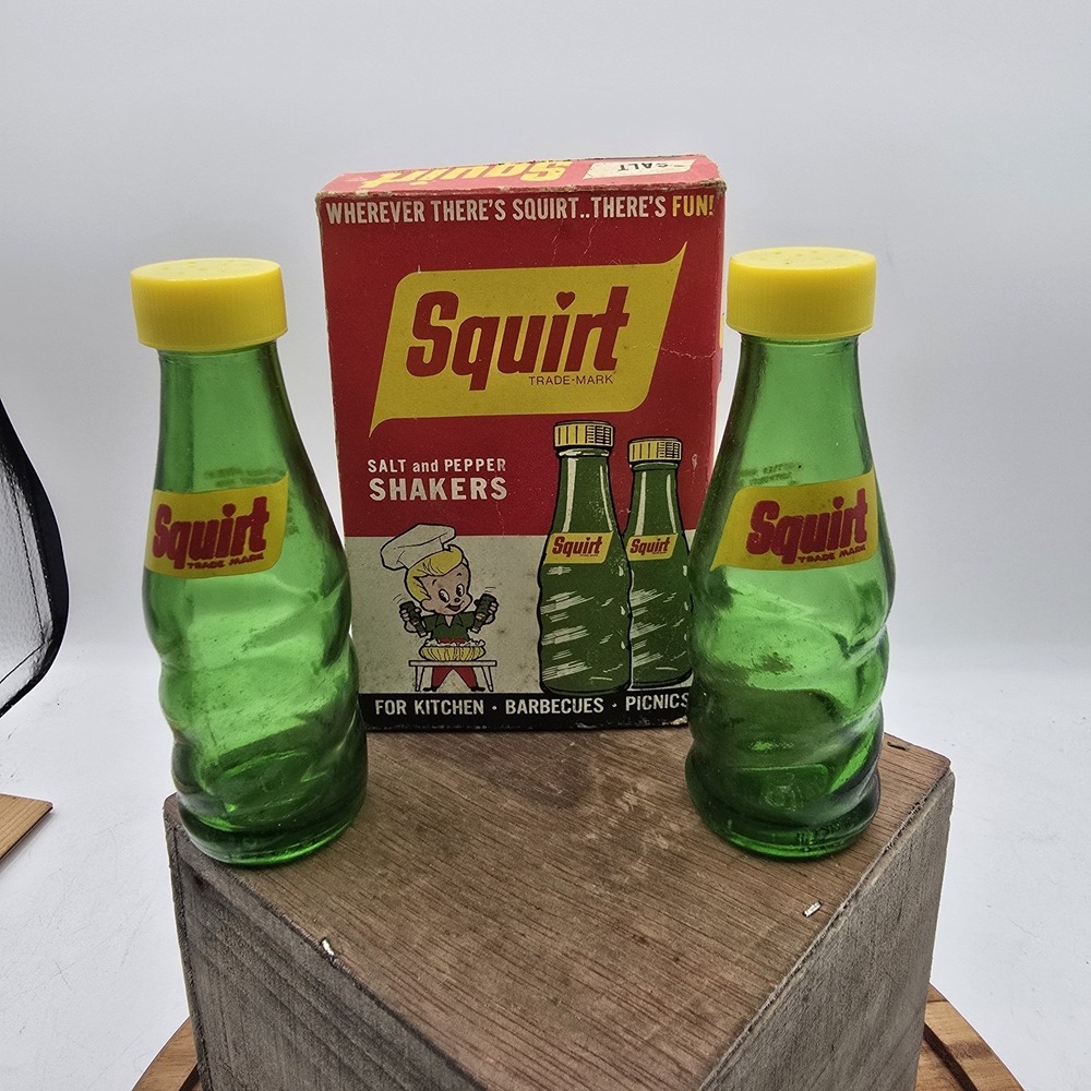 Vintage Squirt Soda Pop Glass Bottle Salt and Pepper Shakers Green With Box #2